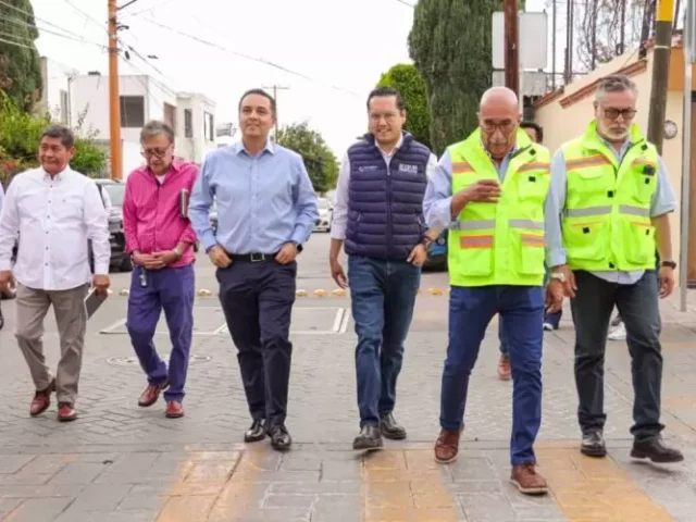 Supervisan Chepe Guerrero y gobierno del estado limpieza de drenaje pluvial en Tejeda