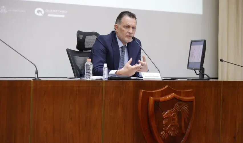 Lee más sobre el artículo Ofrece Kuri conferencia “La Política del Estado de Querétaro en Materia de Desarrollo y Seguridad” en el Codenal