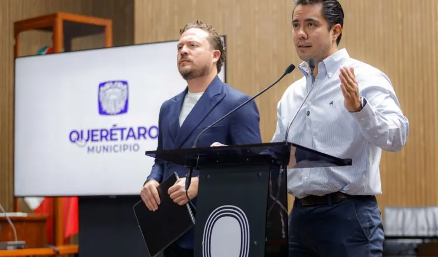 Lee más sobre el artículo Presentó Felifer Macías primer Congreso de Movilidad y Tecnología en Querétaro