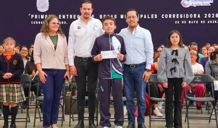 Lee más sobre el artículo Chepe Guerrero entregó más de 9 mil becas a estudiantes de Corregidora