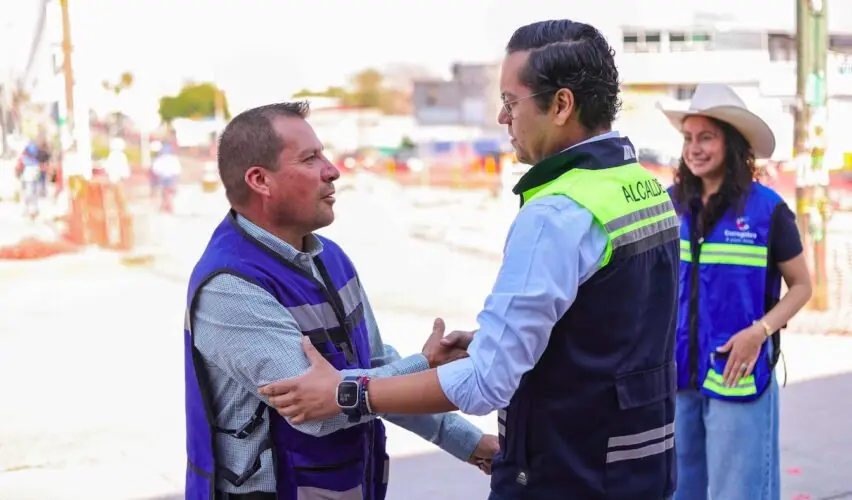 Lee más sobre el artículo Supervisa Chepe Guerrero reparación de socavón en Blvrd. de las Américas