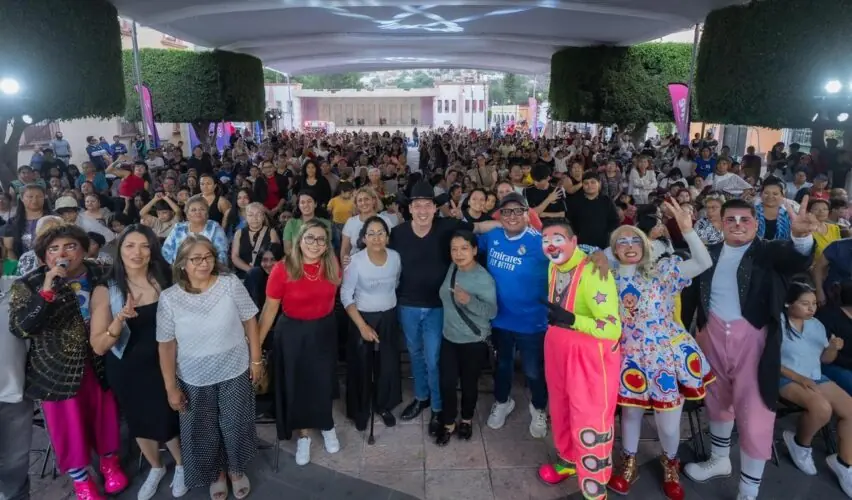Lee más sobre el artículo Encabeza Rodrigo Monsalvo encuentros sobre salud mental dirigidos a madres de familia