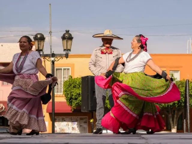 Celebra Corregidora Día Internacional de la Danza con gala artística en el Jardín Principal de El Pueblito