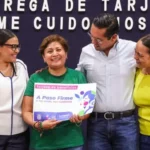 Chepe Guerrero presentó tarjeta de descuentos médicos para mujeres de Corregidora
