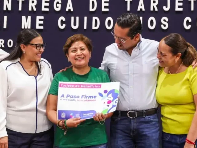 Chepe Guerrero presentó tarjeta de descuentos médicos para mujeres de Corregidora