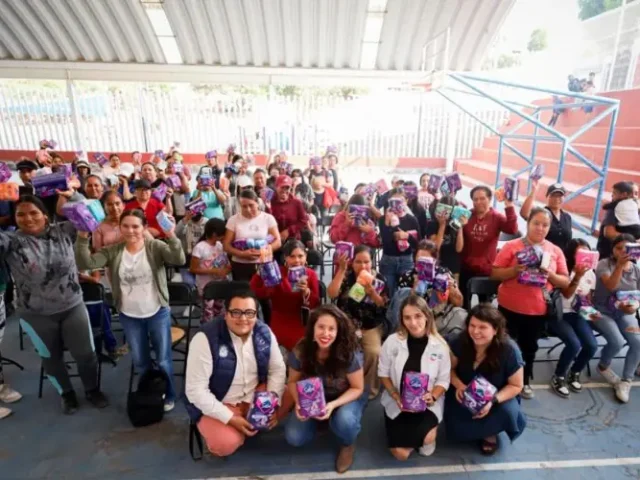Municipio de Corregidora entrega 755 kits de gestión menstrual en comunidades
