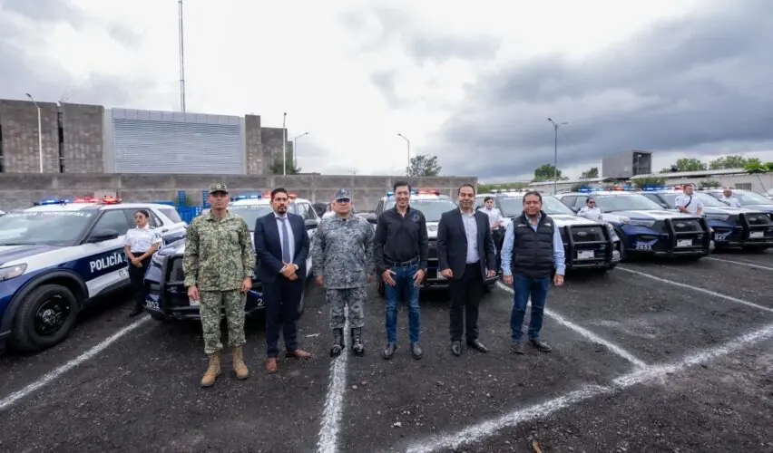 Lee más sobre el artículo Entregó Monsalvo patrullas y gimnasio para policías de El Marqués