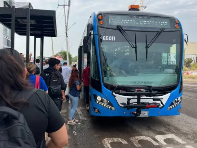 Suma Qrobus unidades a la ruta C51 para atender crecimiento en la demanda