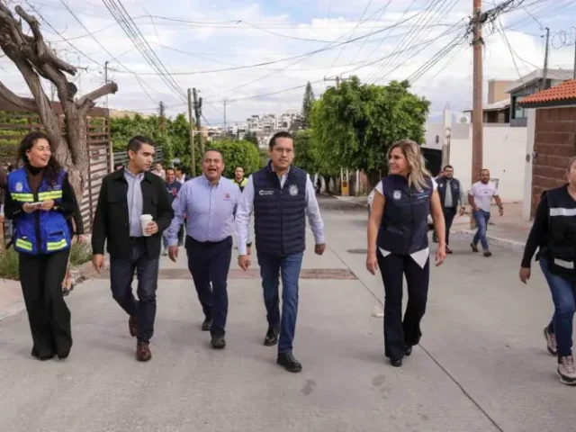 Supervisa Chepe Guerrero reparación de socavones en Tejeda