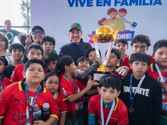 Encabeza Rodrigo Monsalvo premiación del “Torneo Preventivo” de futbol