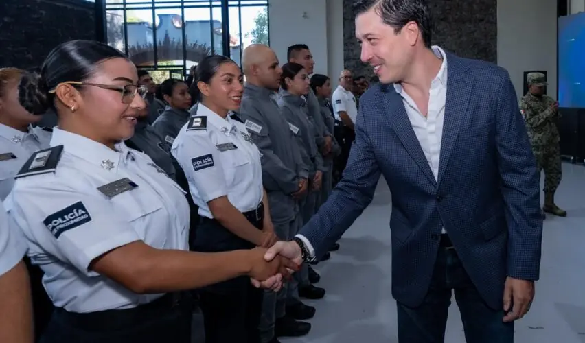 Lee más sobre el artículo Encabeza Monsalvo toma de protesta de 38 nuevos elementos de seguridad en El Marqués