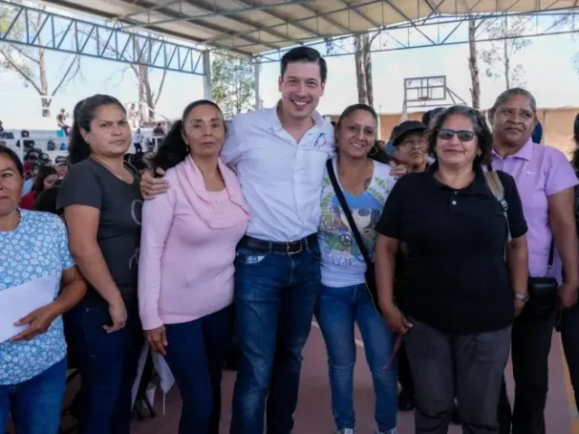 Encabeza Rodrigo Monsalvo encuentro con mujeres jefas de familia en La Griega
