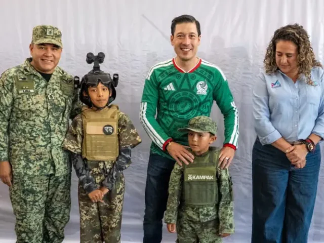 Inaugura Monsalvo exposición militar Conín en beneficio de niñas, niños y adolescentes