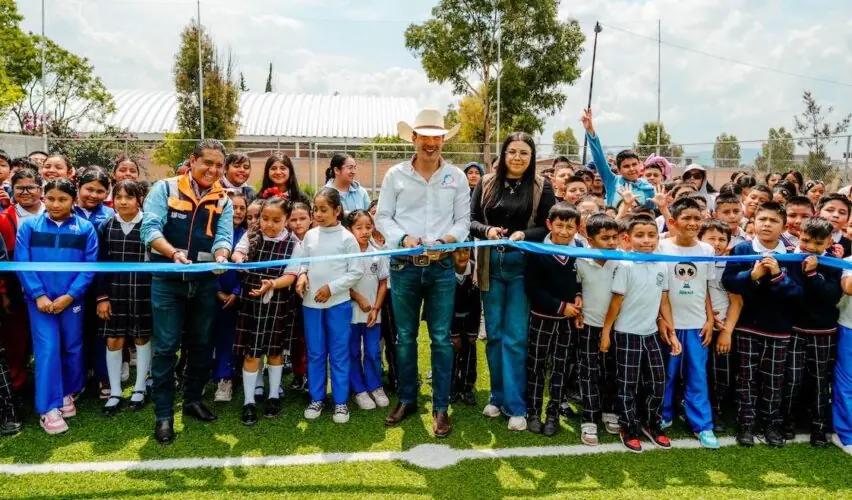 Lee más sobre el artículo Rodrigo Monsalvo entrega obras educativas en comunidades de El Marqués