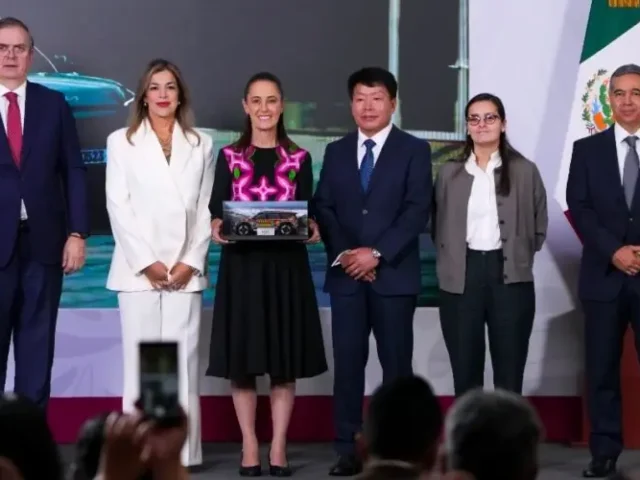Sheinbaum celebra inversión de Kia por 649 mdd para producción de auto eléctrico