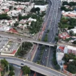Exhortan a transporte de carga a respetar restricciones por obras en Bernardo Quintana