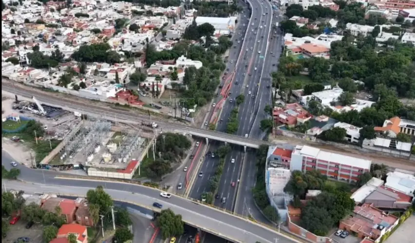 Lee más sobre el artículo Exhortan a transporte de carga a respetar restricciones por obras en Bernardo Quintana