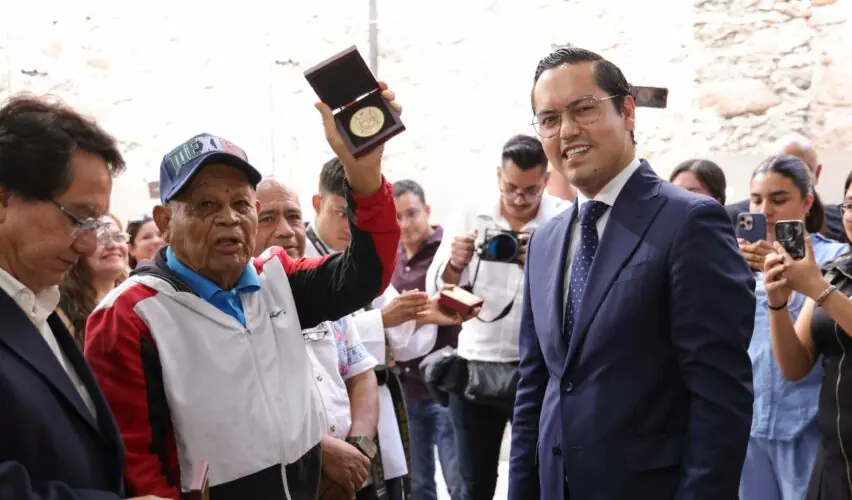 Lee más sobre el artículo Entrega Chepe Guerrero Presea “Josefa Ortiz de Domínguez” a 13 ciudadanos distinguidos