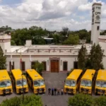 Entrega Monsalvo 10 camiones para programa de Transporte Escolar Gratuito