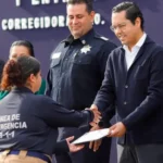 Reconoce Chepe Guerrero a 50 policías municipales de Corregidora