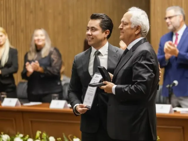 Detrás de la grandeza de Querétaro hay ciudadanos comprometidos con servir: Felifer Macías