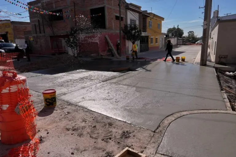 Lee más sobre el artículo Repara municipio de Querétaro 110 mil metros cuadrados de vialidades