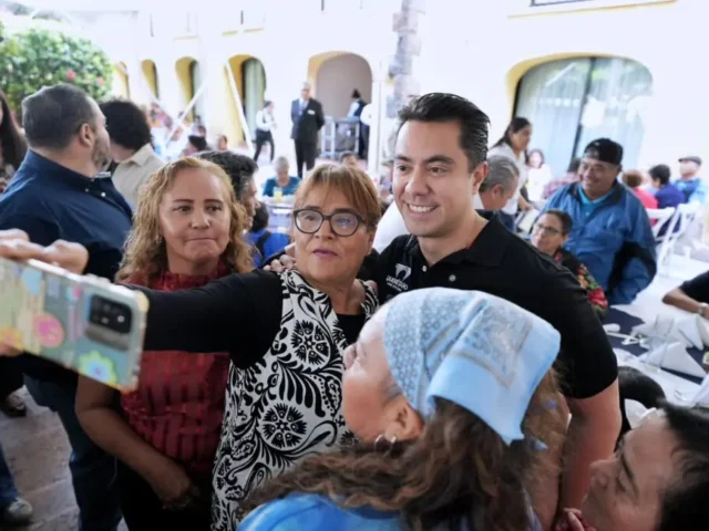 Felifer Macías reconoce aportación de personas adultas mayores a Querétaro