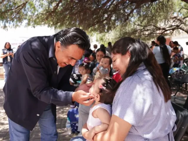 Supervisa Luis Nava la jornada Contigo y tu Bebé, en El Marqués
