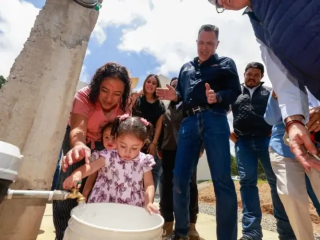 Entrega Kuri sistema de abastecimiento de agua Taxhido- Deconí