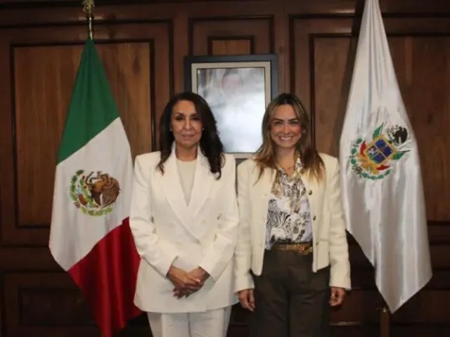 Formalizan escrituras de clínica del IMSS en Pedro Escobedo