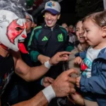 Rodrigo Monsalvo convive con familias durante jornada en La Pradera