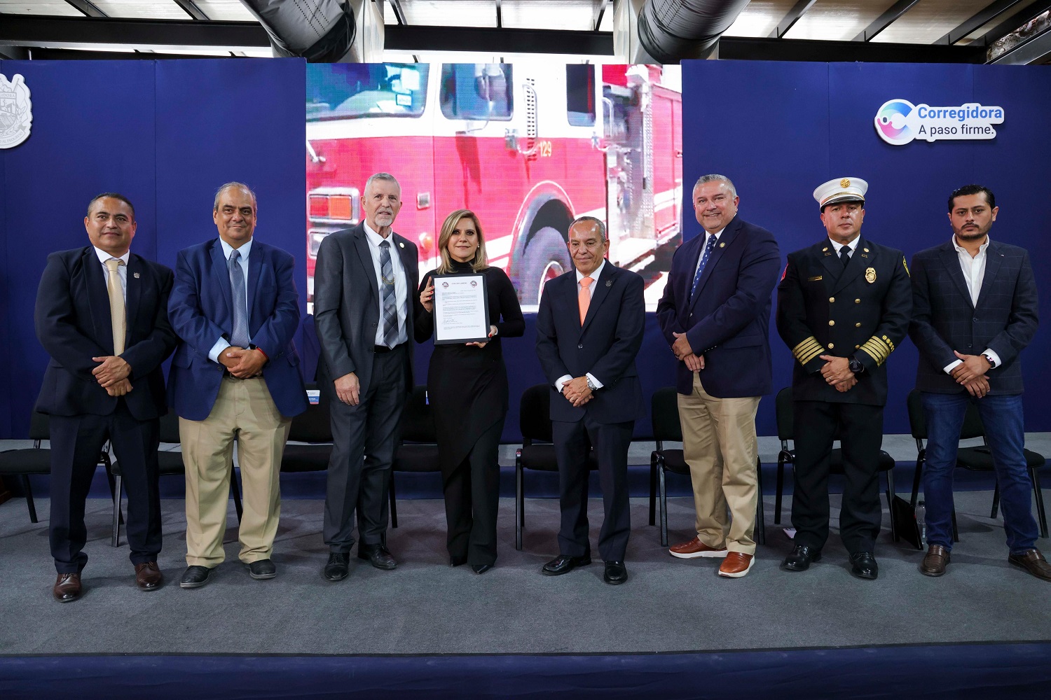 Lee más sobre el artículo Corregidora recibe equipamiento de protección y un camión de bomberos por parte de la Ciudad de Laredo, Texas
