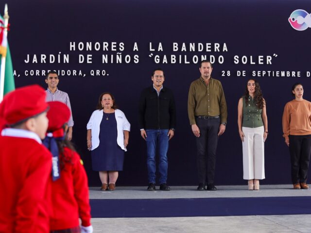 Chepe Guerrero encabeza Honores a la Bandera en Jardín de Niños “Gabilondo Soler”