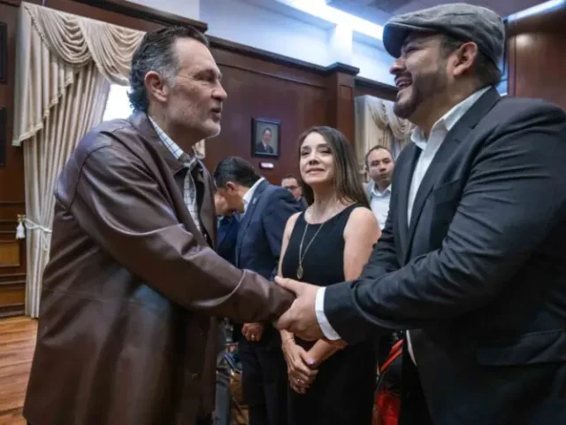Toma Kuri protesta a Comités de la Asociación ADN UAQ