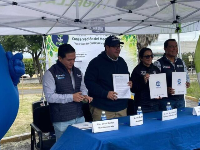 Firman municipio de Querétaro, CEA y Fiqma convenio para promover recibos digitales y plantación de árboles