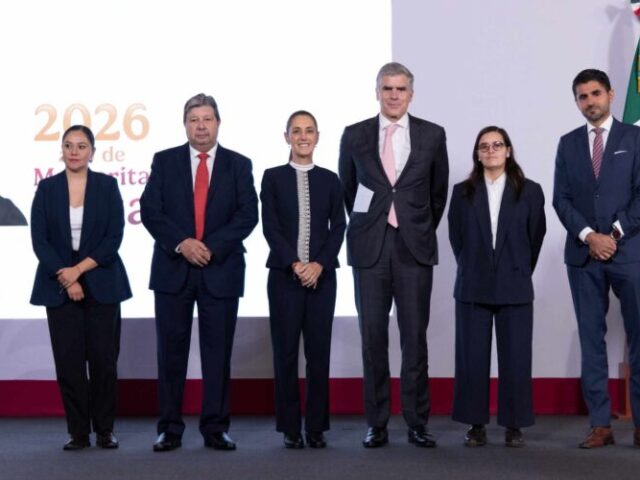 Anuncia Sheinbaum parques industriales en Querétaro y siete estados más