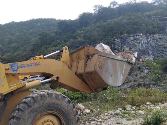 Atiende CEI contingencias en caminos de la Sierra Gorda y el semidesierto queretano