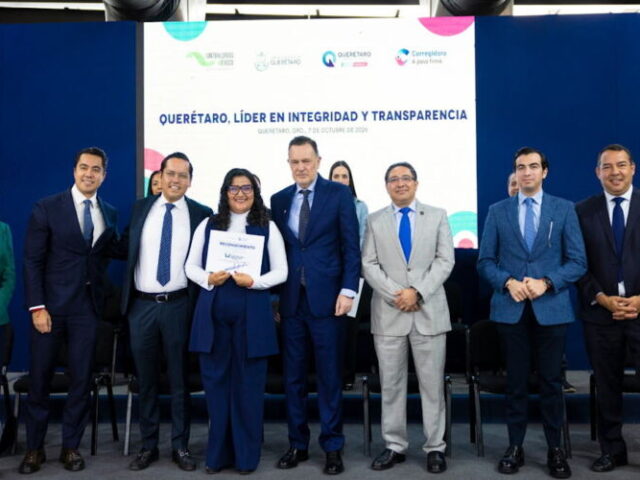 Kuri entregó reconocimientos del Premio Nacional de Contraloría Social 2026